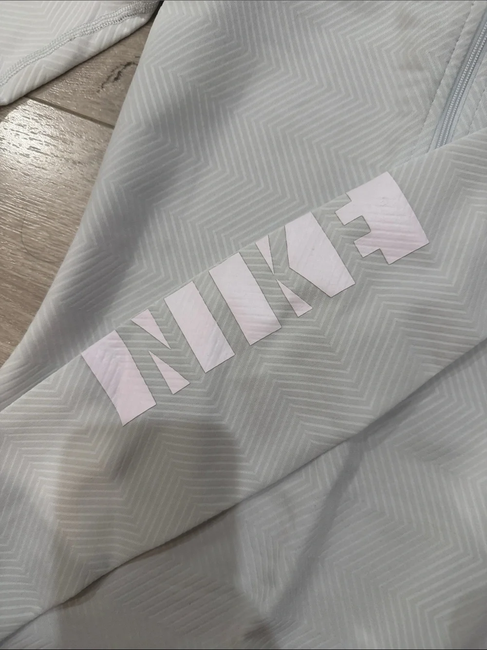 Nike Women’s Light Gray Quarter-Zip Long Sleeve Top